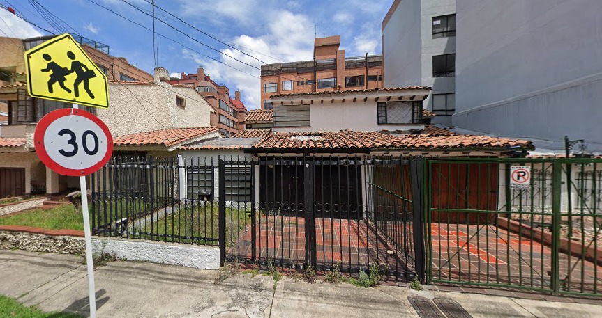 Casas en venta en Bogotá Remate Bancario Santa Barbara - Image 12